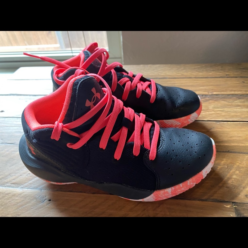 Under armour basketball shoes - size 1.5
